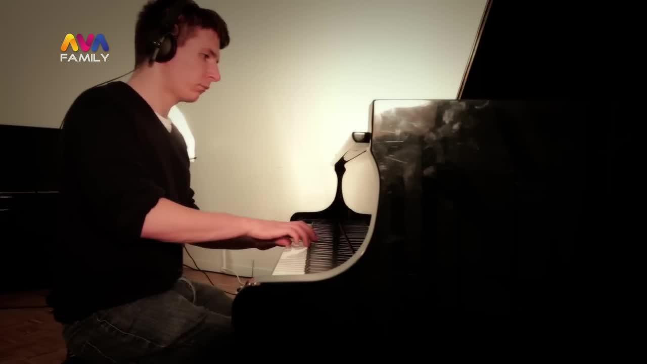 GIA TV Program Thumbnail, Poster