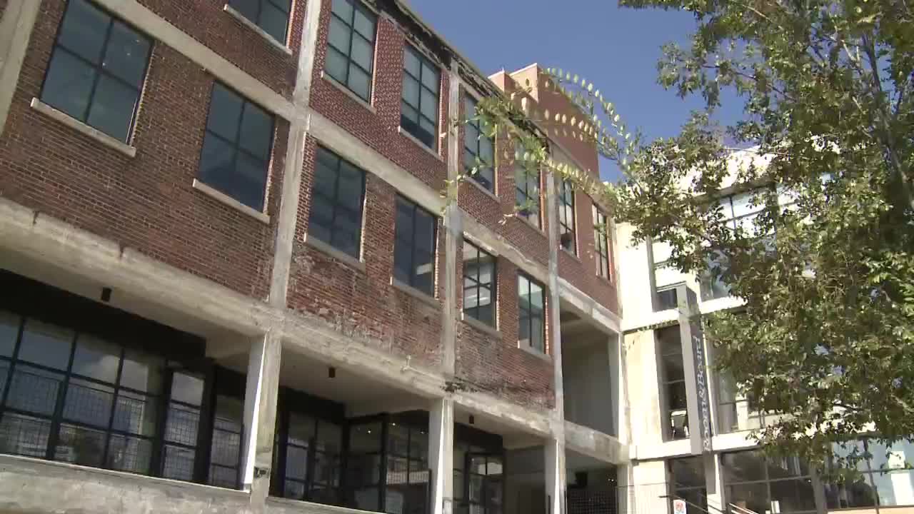 GIA TV Program Thumbnail, Poster