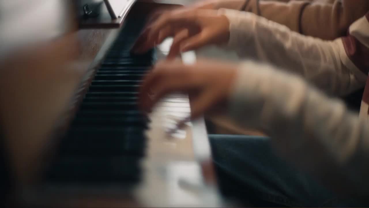 GIA TV Program Thumbnail, Poster